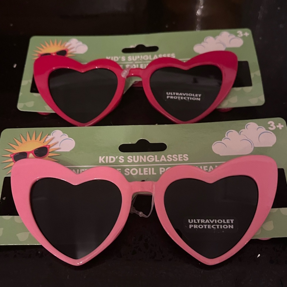 Girls ❤️ sunglasses x 2 NEW‎